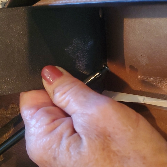 Gucci rare never used boxed bagged tagged gorgeous gold leather โจ๏ธ boxed code โฅ๏ธ - Picture 7 of 13